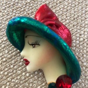 "LADY HEAD Brooch Pin